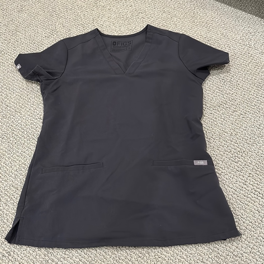 Figs 3 pocket scrub top grey